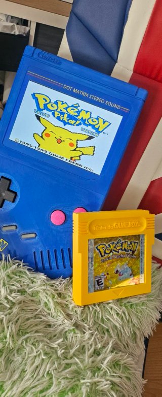 Game Boy Gigante Edición Pokémon Azul/Amarillo