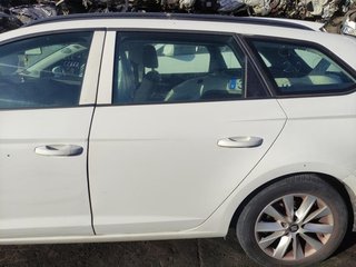 Puerta trasera izquierda Seat Leon III ST (V y_393