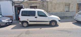 Peugeot Partner Furgón Blanco ideal para trabajar