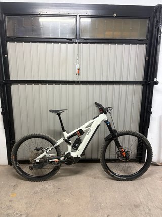 Cube Stereo Hybrid ONE77