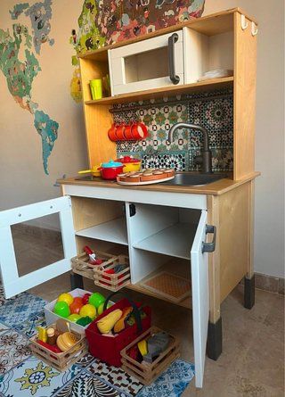 Cocinita IKEA con accesorios