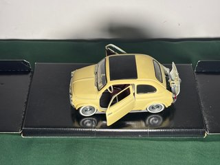 Fiat 500 (1960) Solido Prestige 1:18 - Panna con S