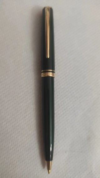 Bolígrafo Montblanc Negro y Dorado