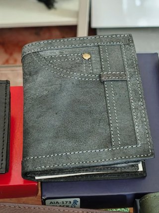 Carteras de piel auténtica para hombre en su caja
