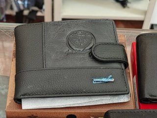 Carteras de piel auténtica para hombre en su caja