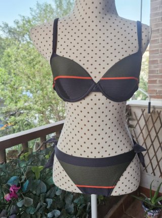 Bikini ANDRES SARDA verde y negro
