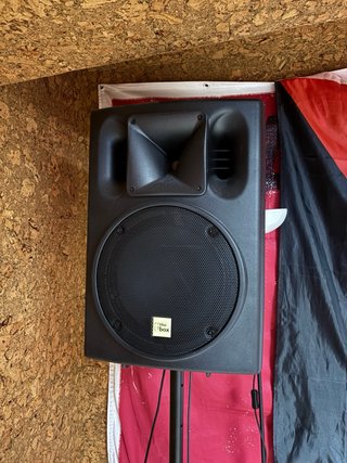 Equipo de sonido mesa y PA’s