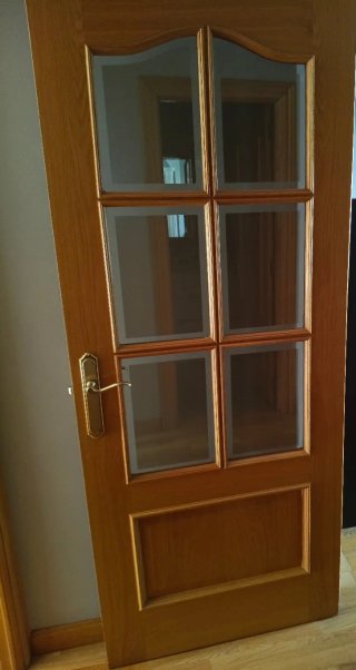 Puerta de madera interior