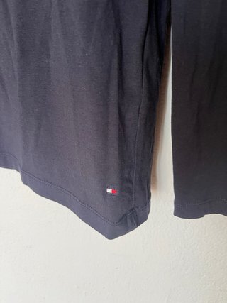 Camiseta Tommy Hilfiger manga larga con pedrería