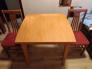 Mesa de comedor abatible,90x90,y 4 sillas