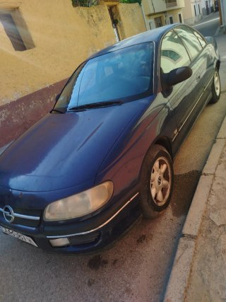 Opel Omega 2.0 gasolina
