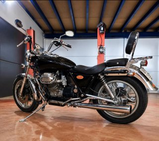 Moto Guzzi 1000 SP Customizada Negra
