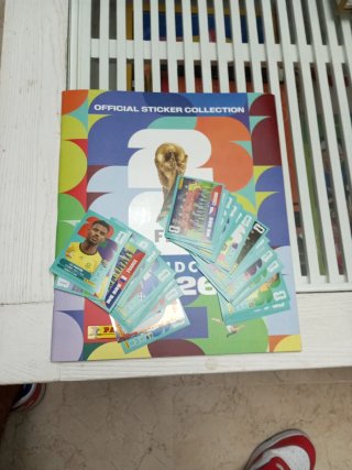 Álbum mundial + 50 cromos