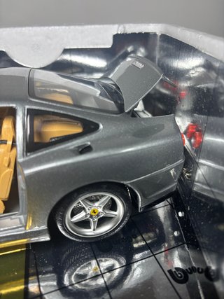 Ferrari 550 Maranello (1996) Bburago 1:18 Gold Col