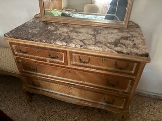 Mesitas de noche de madera y mármol