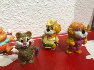 Figuras Kinder variadas