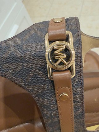 Sandalias Michael Kors Marrón y Dorado