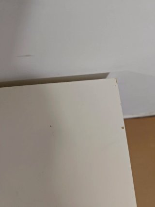 Escritorio blanco con cajonera verde Ikea