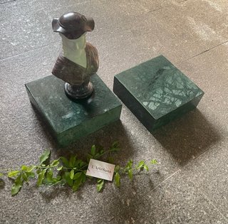 Peana base de  mármol verde para escultura
