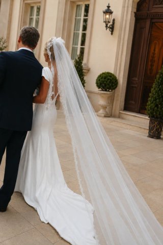 Velo de Novia Rosa Clará con Blonda