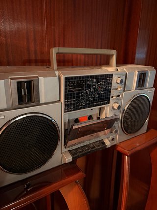 Radio Cassette Sanyo Vintage Gris/Plata