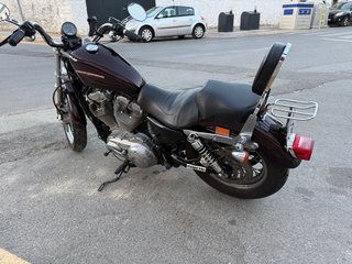 Harley-Davidson 883 Negra/Burdeos