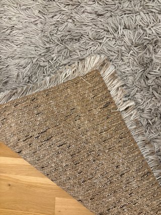 Alfombra gris pelo largo