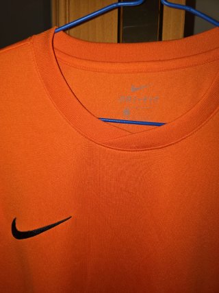 Camiseta Nike Dri-Fit Talla L Naranja.