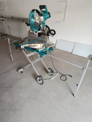 Ingletadora telescópica Makita