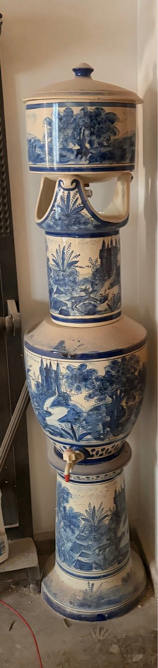 Fuente cerámica farmacia azul y blanco