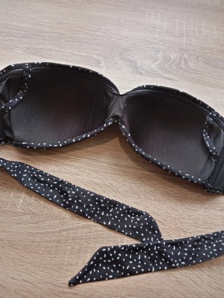 (L) Bikini con estampado de lunares