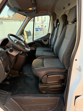 Nissan NV400 2018