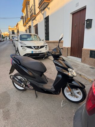 Yamaha Jog RR Negra