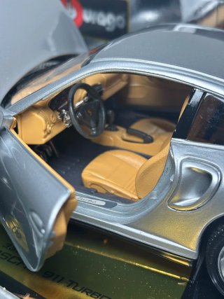 Porsche 911 Turbo 1999 Bburago 1:18 gold collectio
