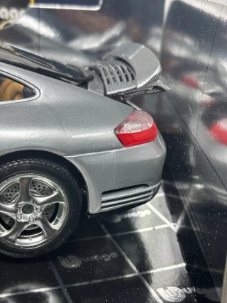 Porsche 911 Turbo 1999 Bburago 1:18 gold collectio