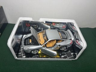 Porsche 911 Turbo 1999 Bburago 1:18 gold collectio