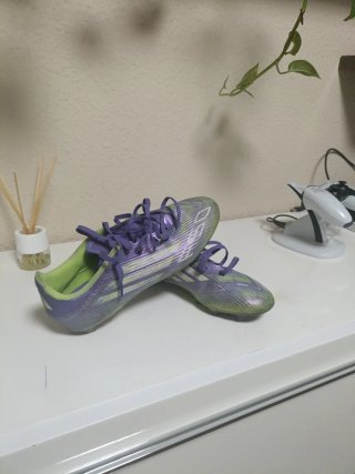 Botines Adidas Verdes y Morados