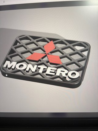 Rejilla Montero Mitsubishi en 3D