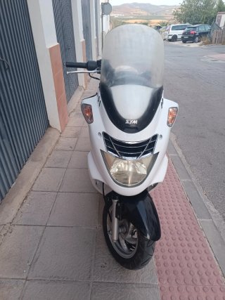 SYM Joyride 125 Maxi Scooter Negra