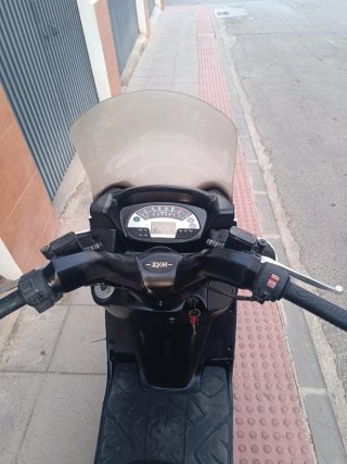 SYM Joyride 125 Maxi Scooter Negra
