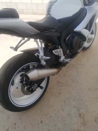 Suzuki GSX-R 600 K8 Blanca
