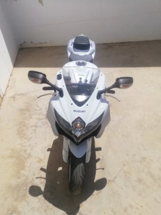 Suzuki GSX-R 600 K8 Blanca