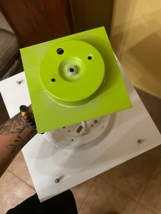 Lámpara de techo verde y blanca