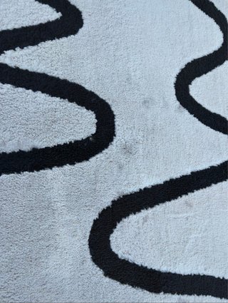 Alfombra moderna ondas blanco y negro