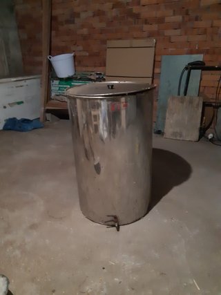 Depósito vino 300L con tapa