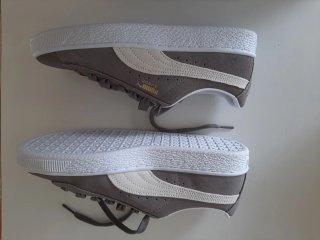 Zapatillas Puma grises y blancas