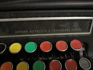Máquina de escribir Hispano Olivetti Barcelona