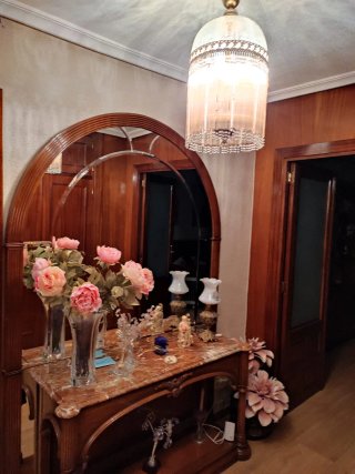 Mueble tocador con espejo y mármol