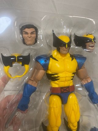 Figura Marvel Wolverine Legends 30 cm
