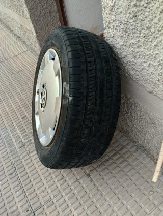 Rueda Volkswagen con Tapacubos